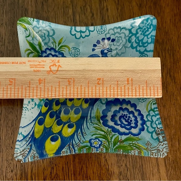 Peacock Design Decorative Glass Plate - Picture 9 of 9